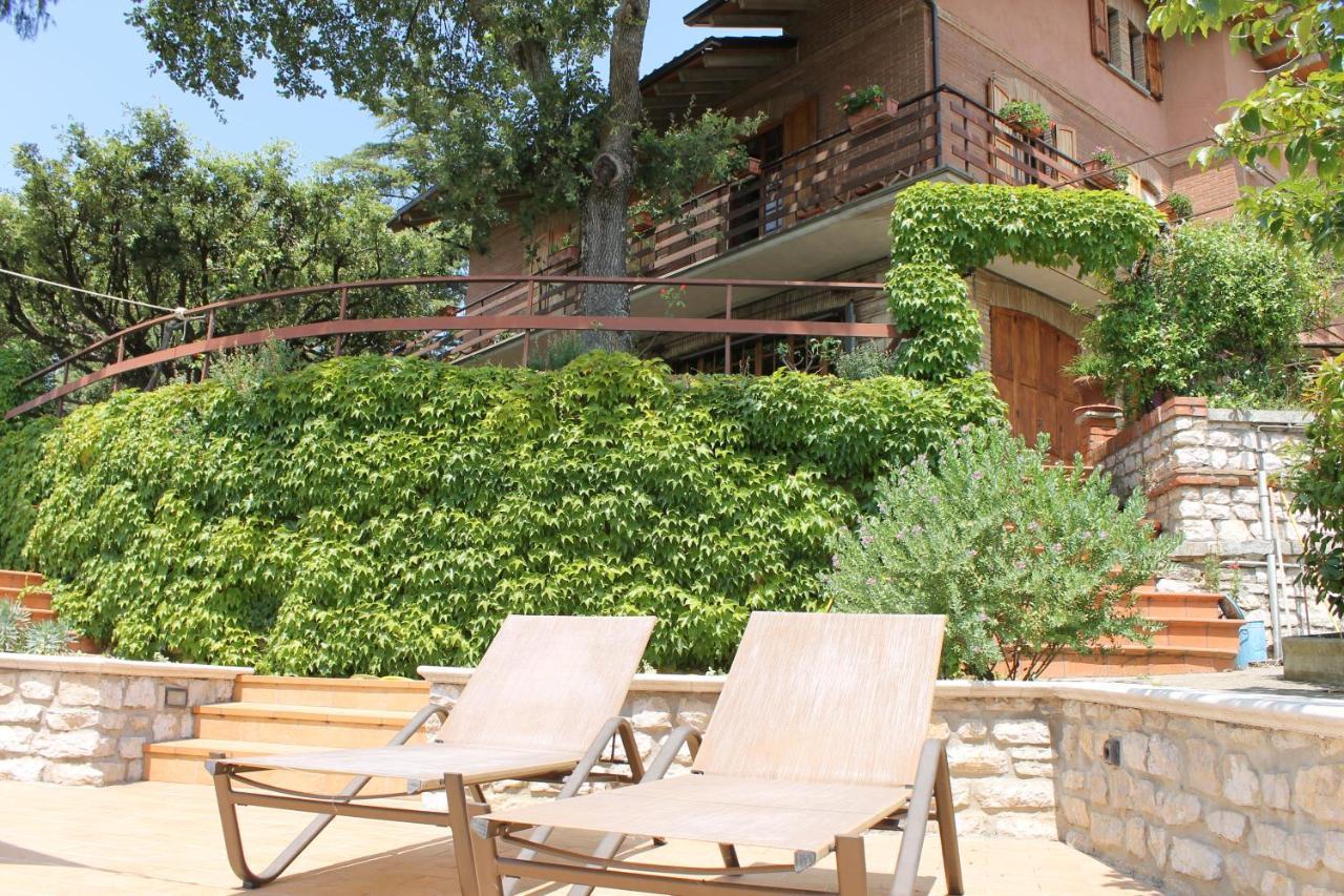 B&B Casa Sanni パッシニャーノ・スル・トラジメーノ エクステリア 写真